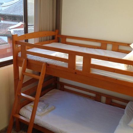 Temple Side Hostel Tainan Extérieur photo