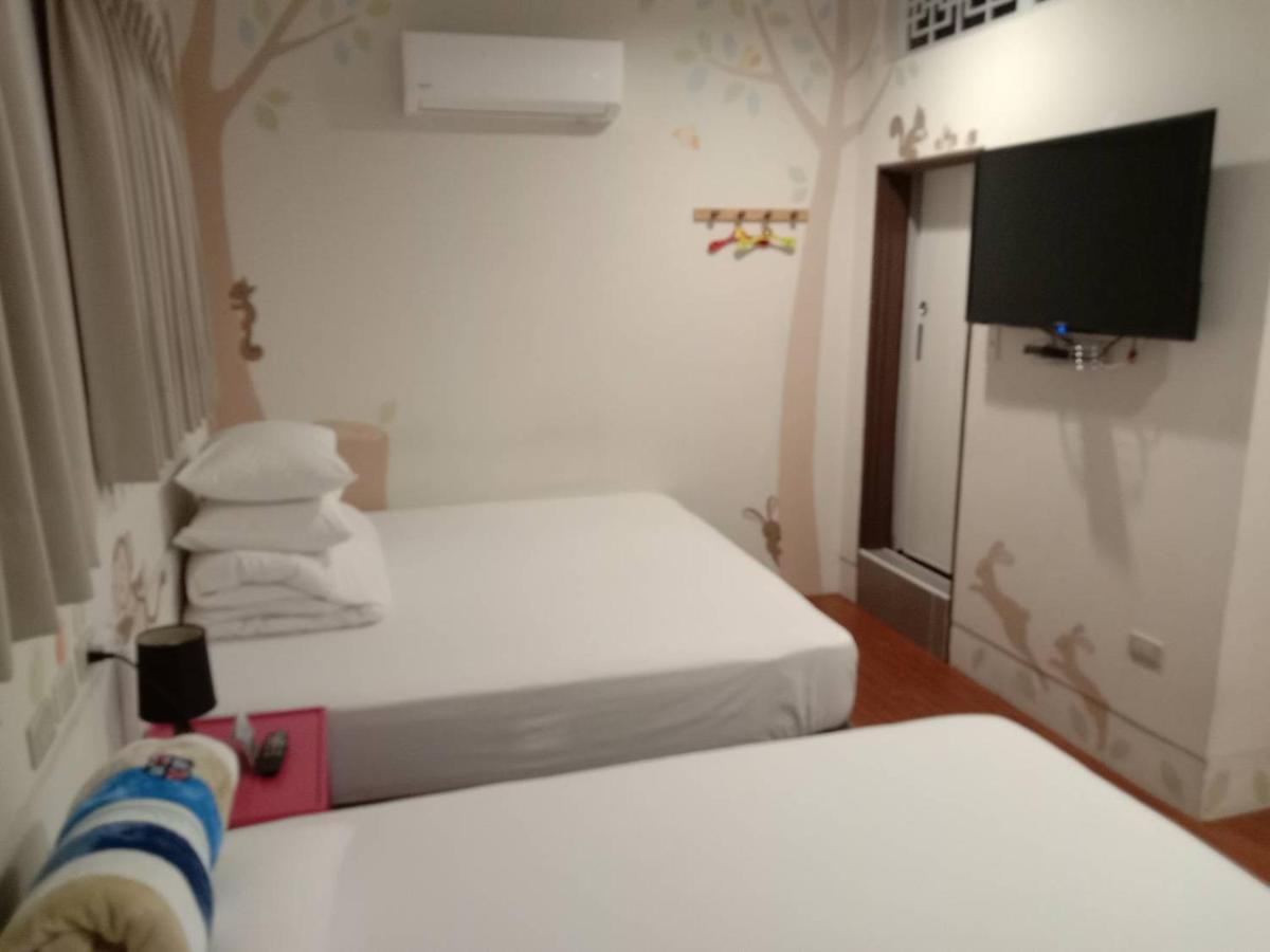 Temple Side Hostel Tainan Extérieur photo