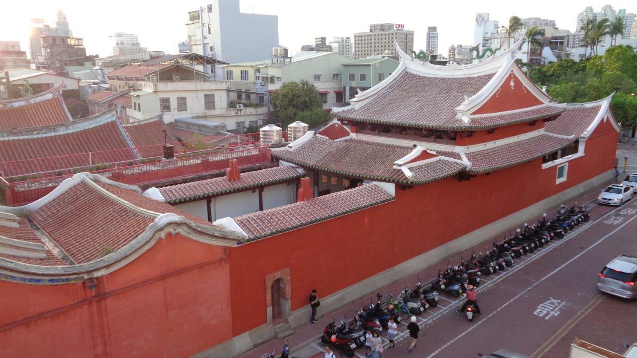 Temple Side Hostel Tainan Extérieur photo