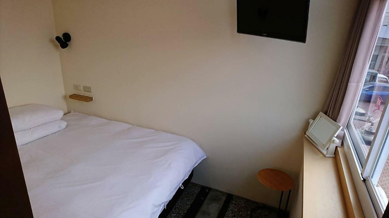 Temple Side Hostel Tainan Extérieur photo