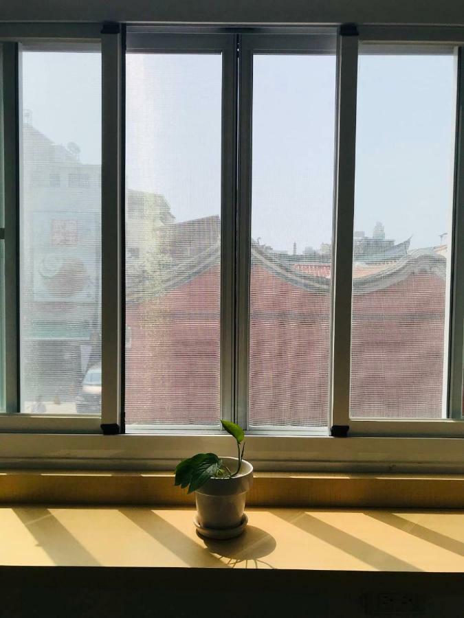 Temple Side Hostel Tainan Extérieur photo